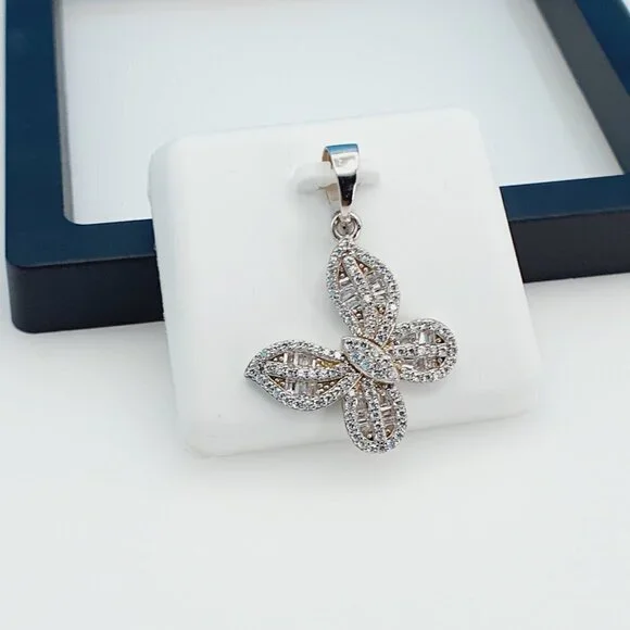 - 925 Sterling Silver Cubic Zirconia Pendant, UU1P6A6032